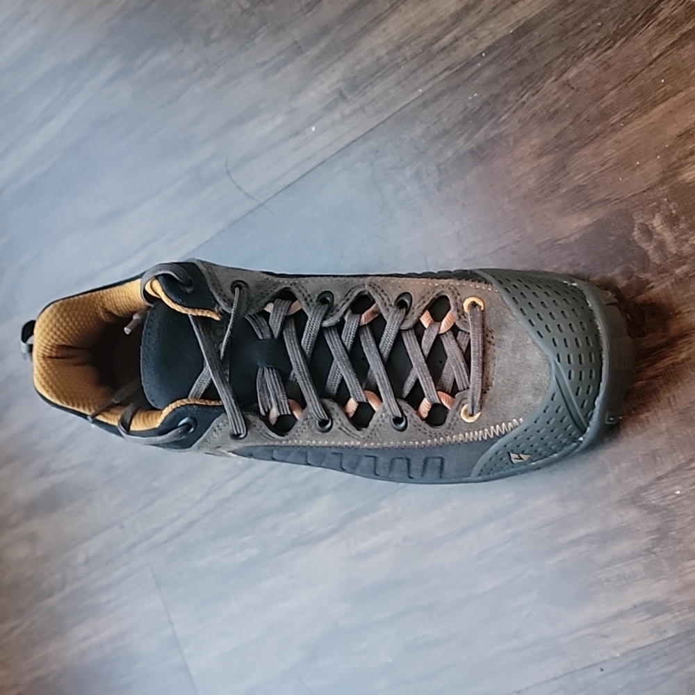 VASQUE hiking shoes